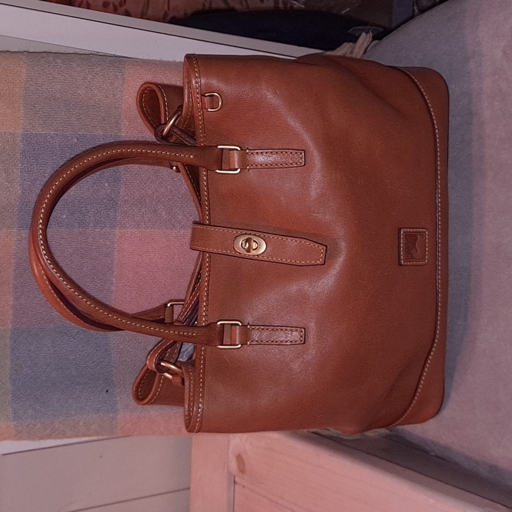 Dooney and Bourke Perry satchel in Natural